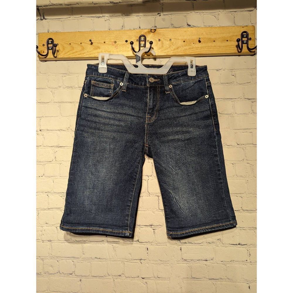 Lucky Brand knee length shorts size 4